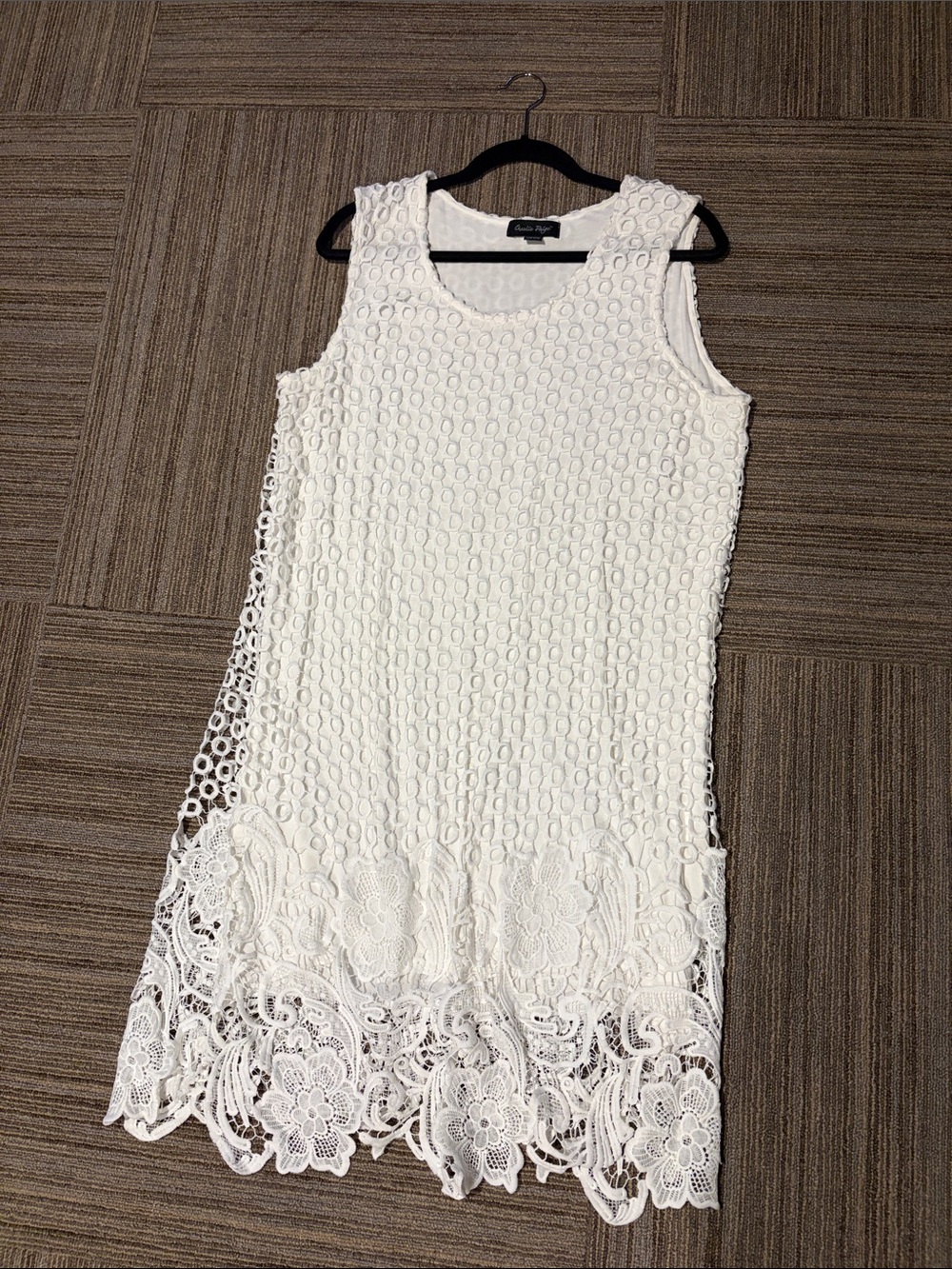 Charlie Paige White Lace Sleeveless Shift Dress